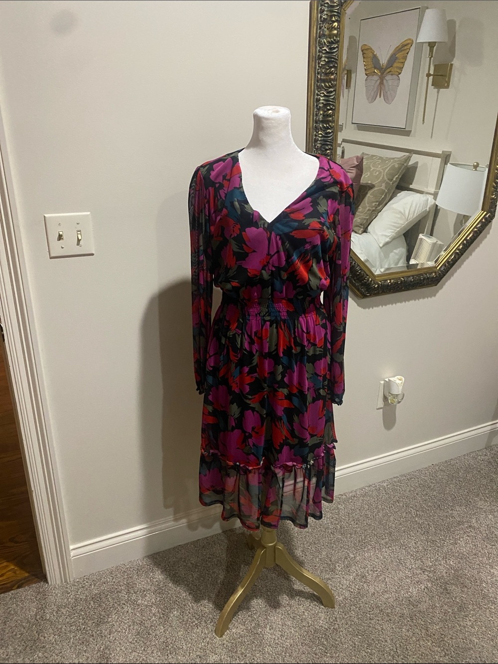 Long Sleeve V-Neck Midi Dress in Magenta Floral